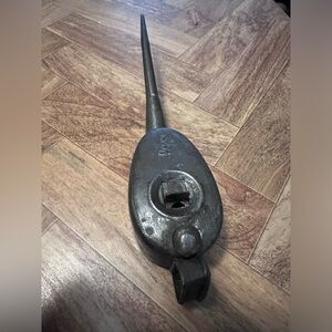 antique and rare metal pump oil oiler n°2